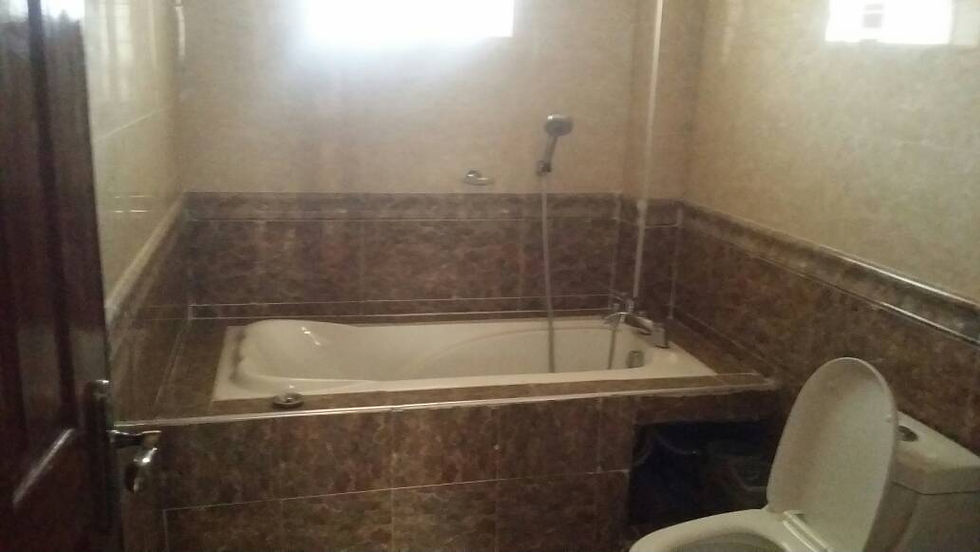 Thumbnail: WHITE HSE CHUNA TO-LET