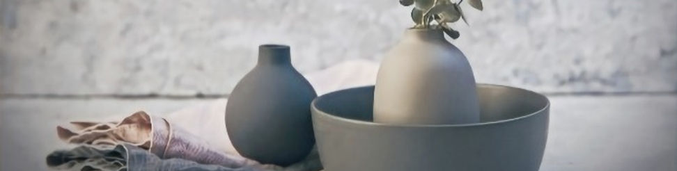 Clay pottery with table linens_edited_ed
