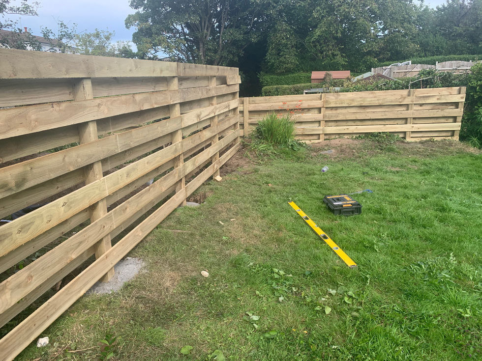 New horizontal fence installed – JDM Building Services Isle of Man