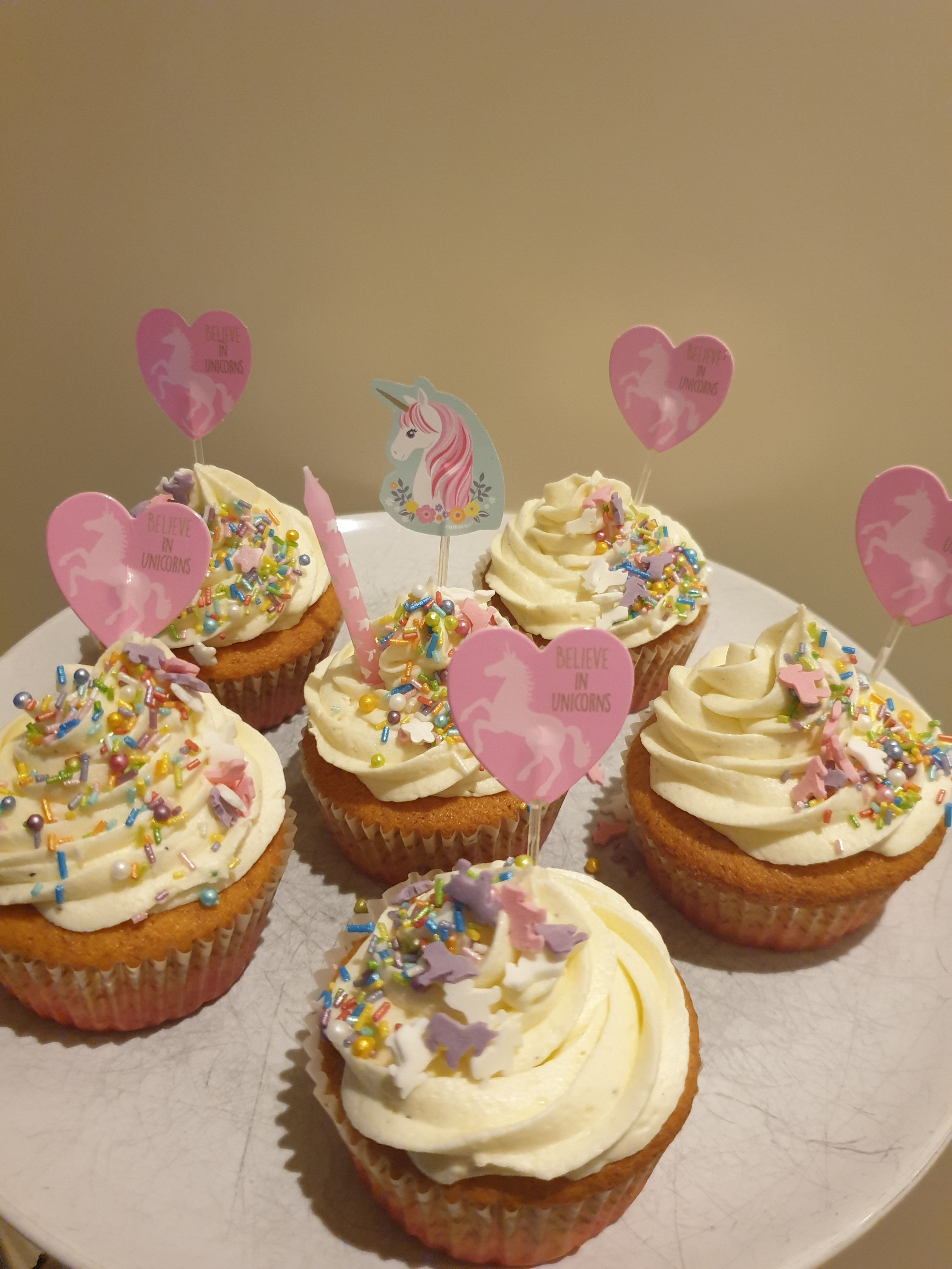 Cupcakes Standard Babyshower/Unicorn/Dinosaur ol pris pr stk