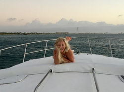 ariani-luxury-yacht-lovely-blonde