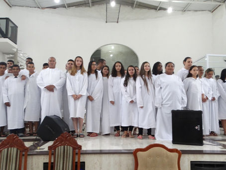 47 Candidatos Descem As Águas Batismais No Ultimo Batismo Do Ano