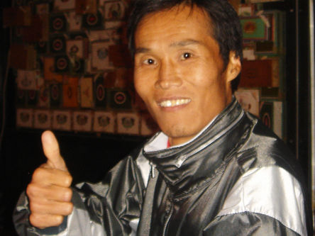 Koreaneren som har syklet gjennom 174 land