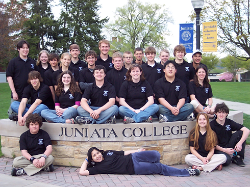 2005TeamPhoto.png