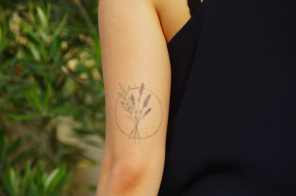 Tatouage jeune femme