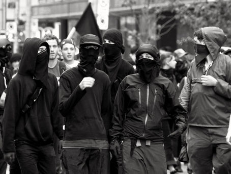 Semana de RI: Relato do debate sobre a tática Black Bloc