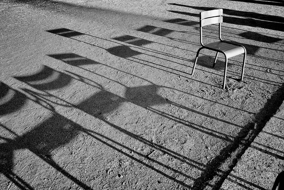 13-0987-0331_La chaise vide