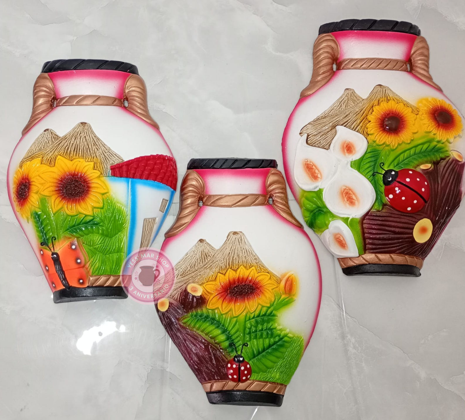 Adornos de pared jarritos orilla Roja