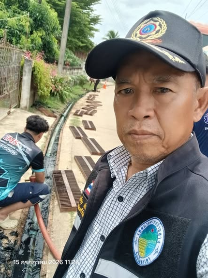ดำเนินการล้างทำความสะอาดรางระบายน้ำซอยสันต้นโชค หมู่ที่ 4 บ้านสันเวียงใหม่