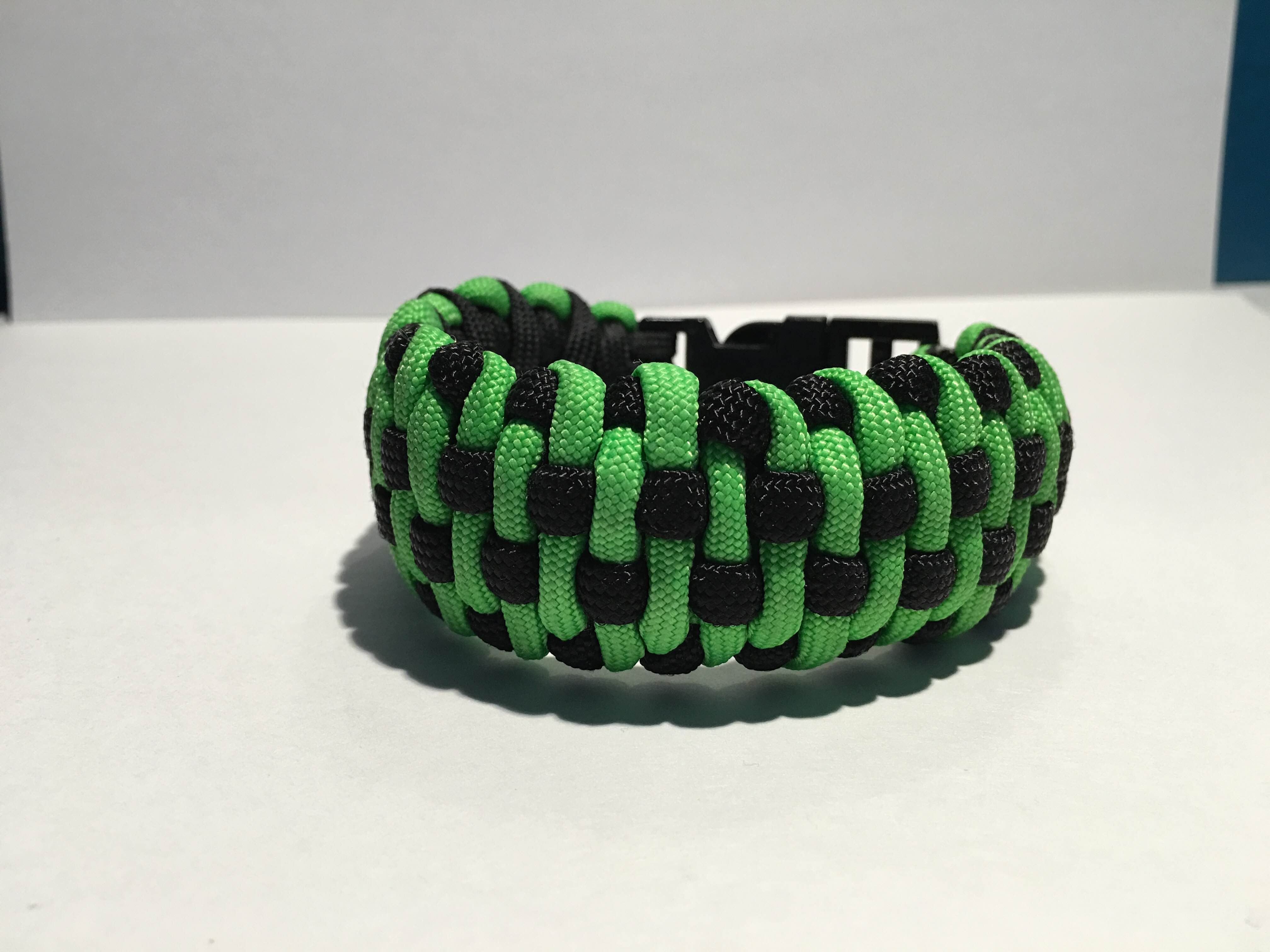 Tank Track Paracord Bracelet