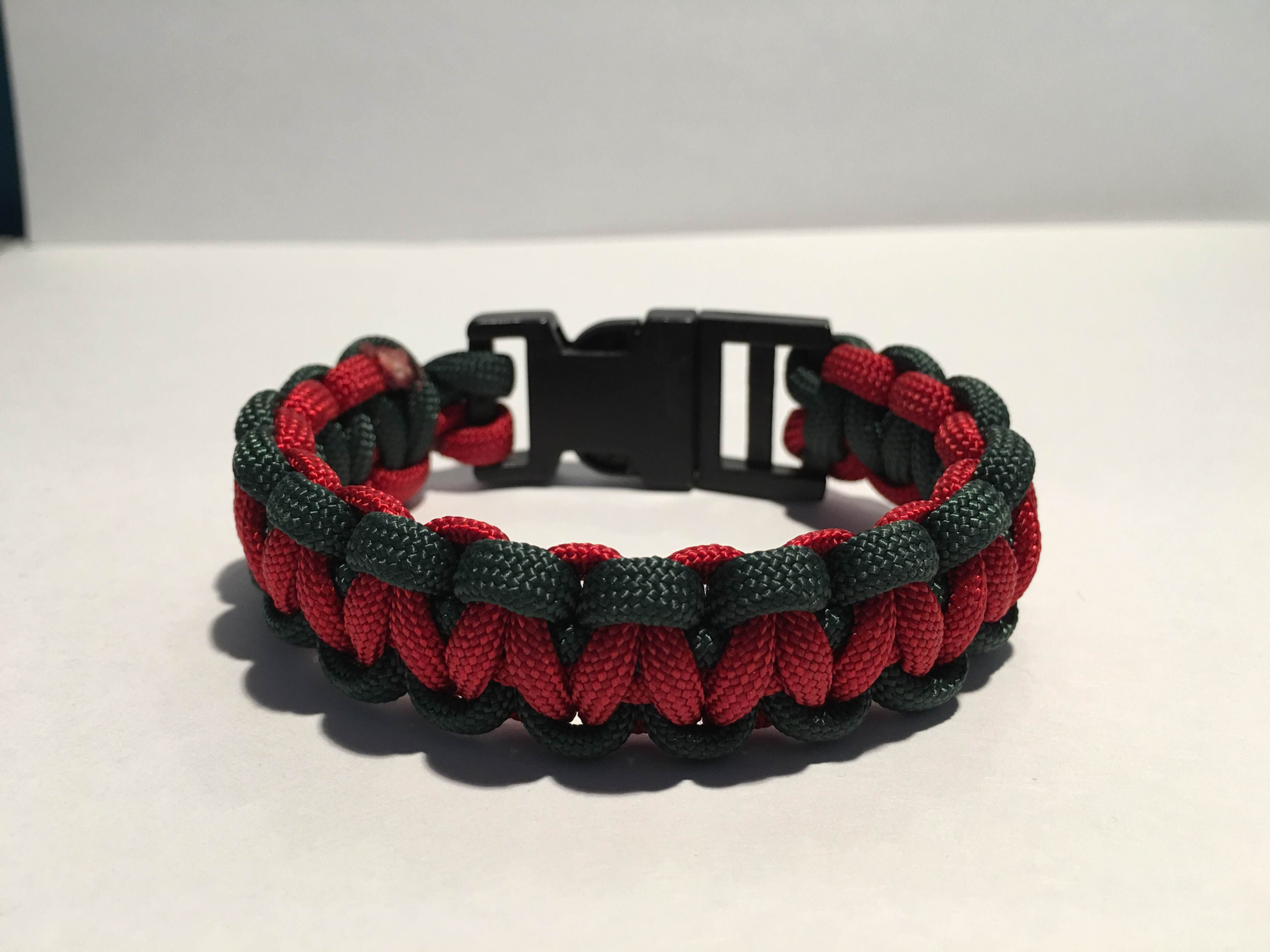 Cobra Stitch Paracord Bracelet