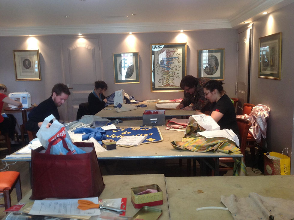 atelier de fabrication des costumes d epoque