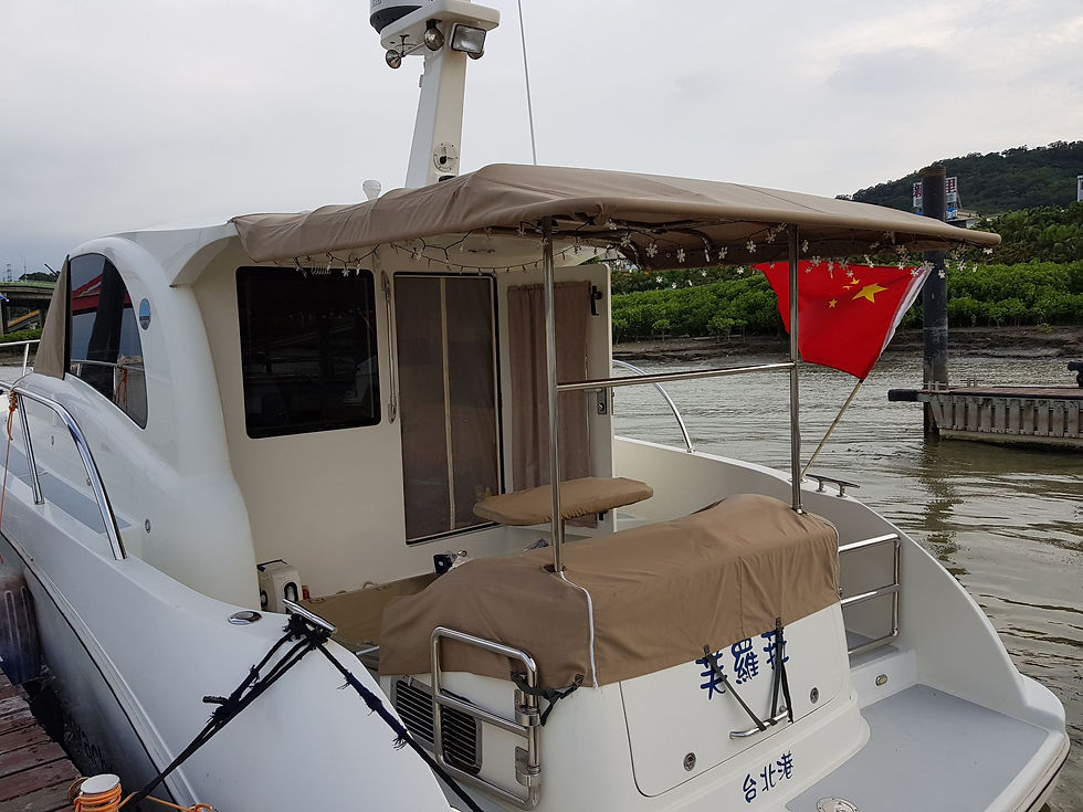 縮圖：2015 台灣籍自用遊艇 MAXIMUM 37'，搭配VOLVO D4/300DP 雙車引擎