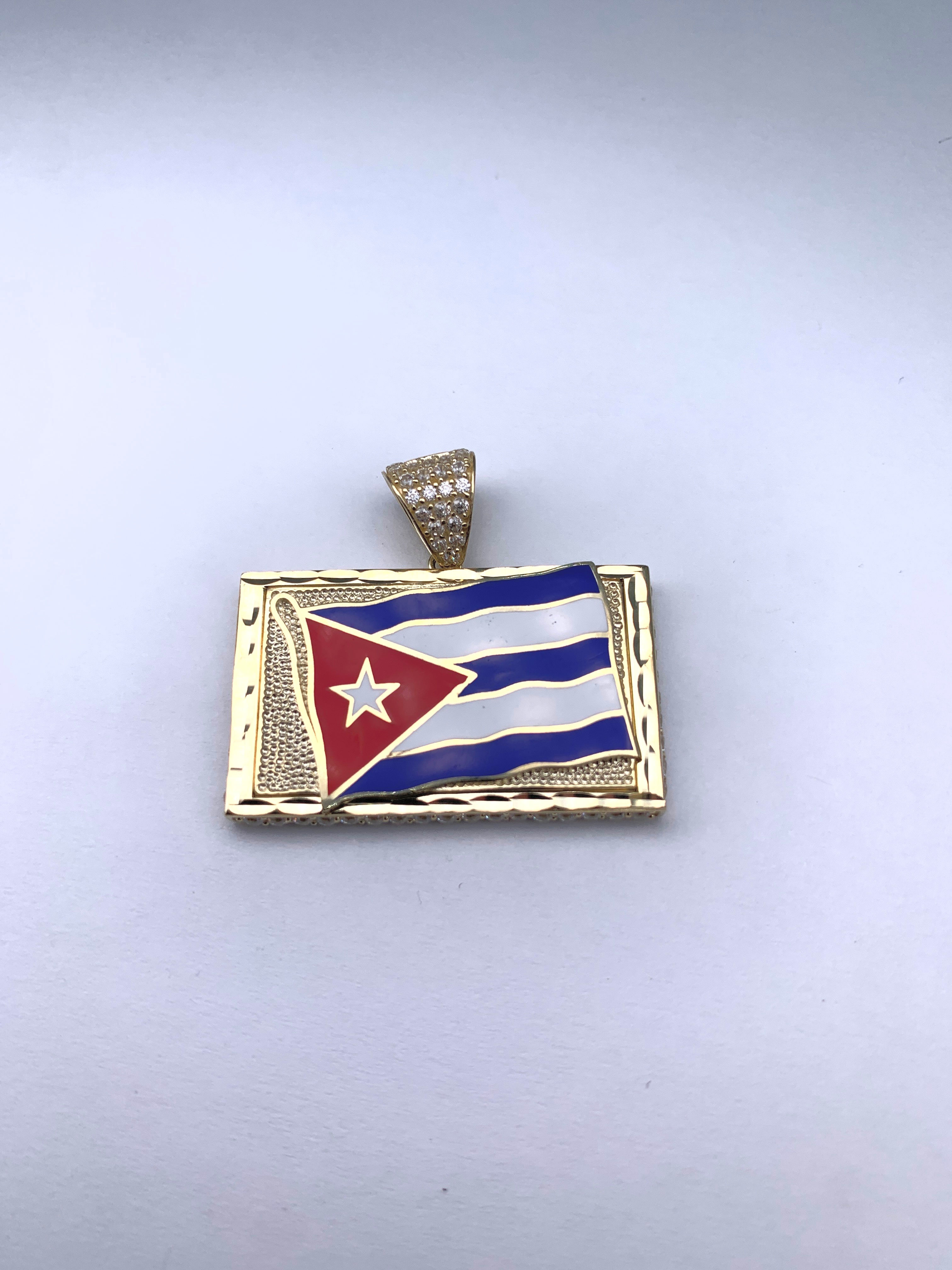 Pendant with the Cuban flag 10k