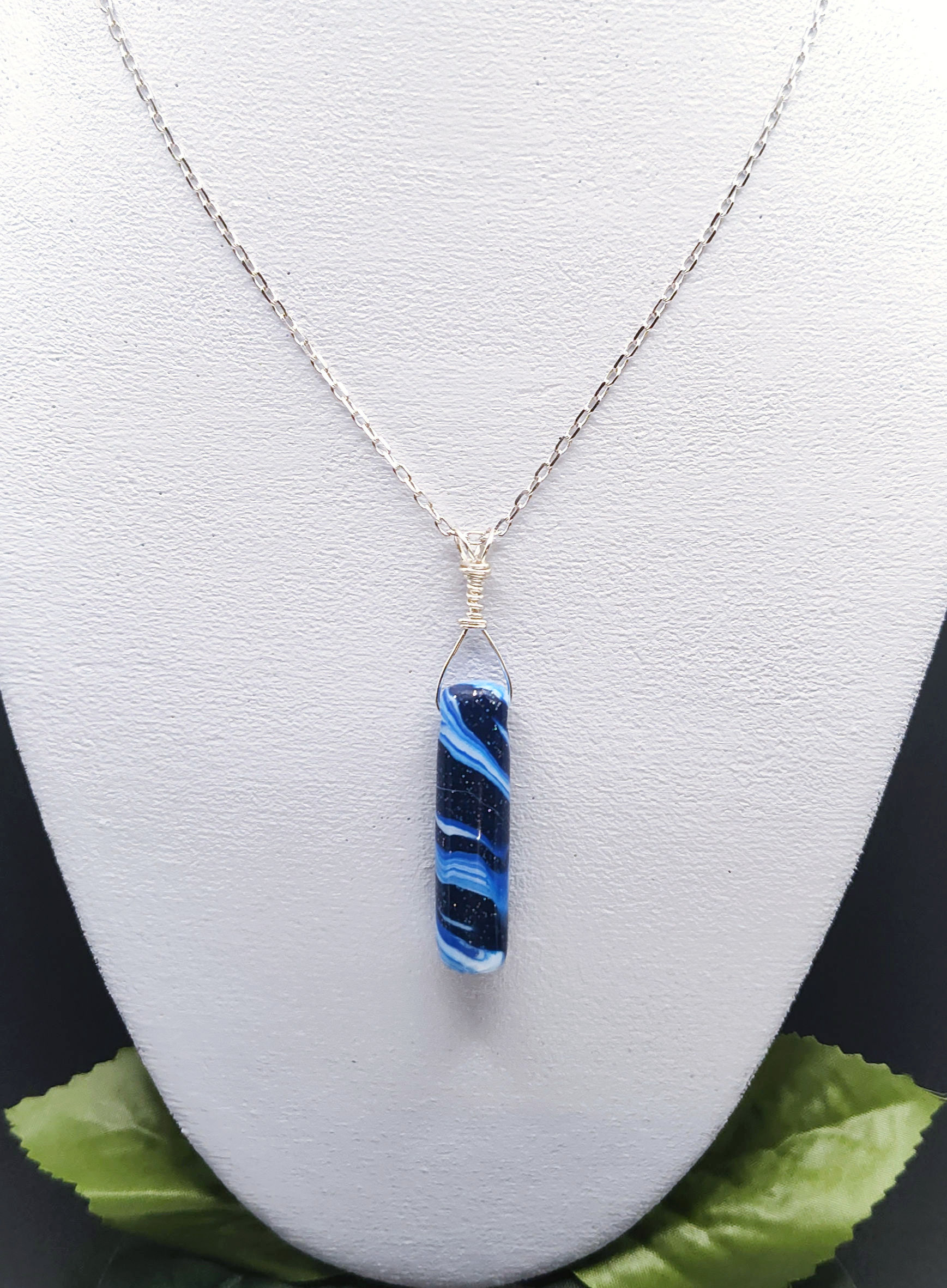 Oblong Bar, Swirls of Blues