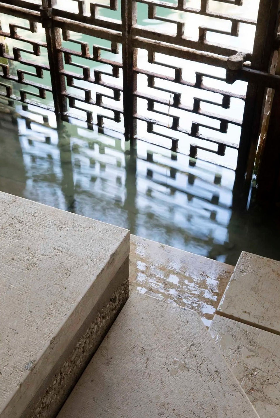 Toute la grâce du design de Carlo Scarpa à Venise au Negozio Olivetti