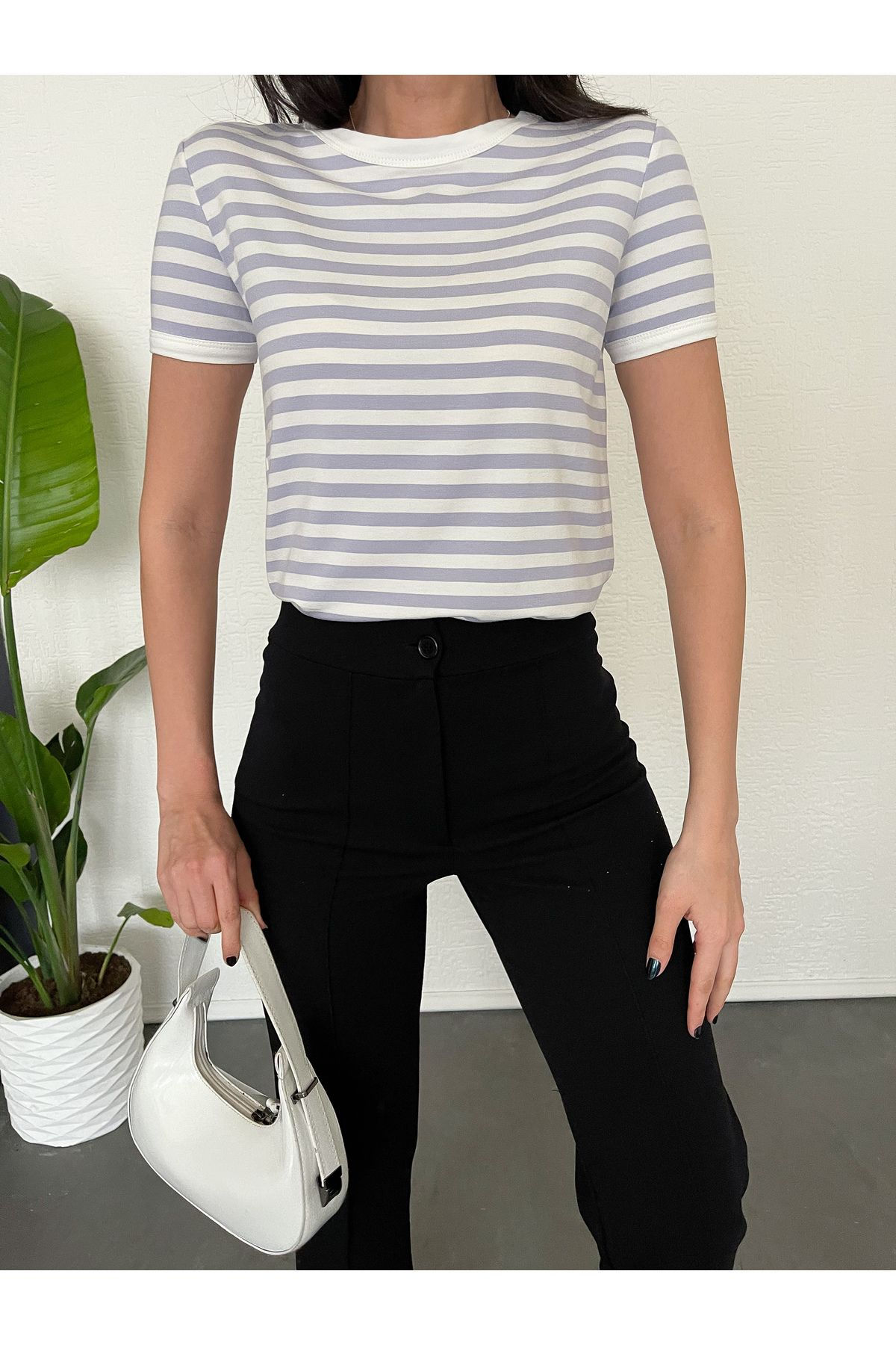 ÇİZGLİ BASIC TİŞÖRT