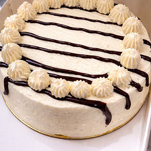 Keto Vanilla Buttercream Cake