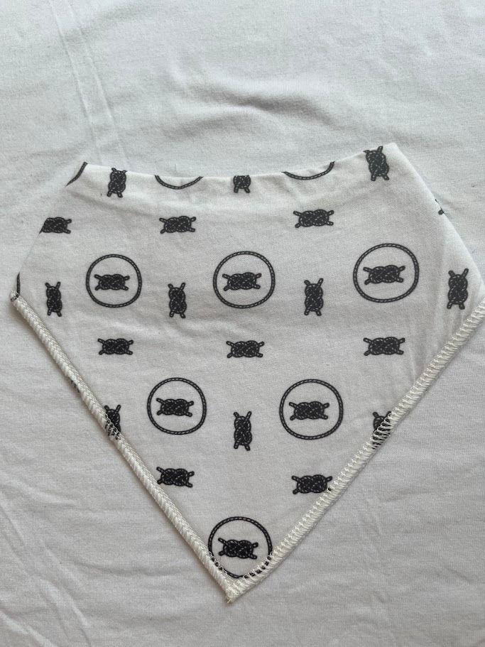 Thumbnail: Triangle Bib