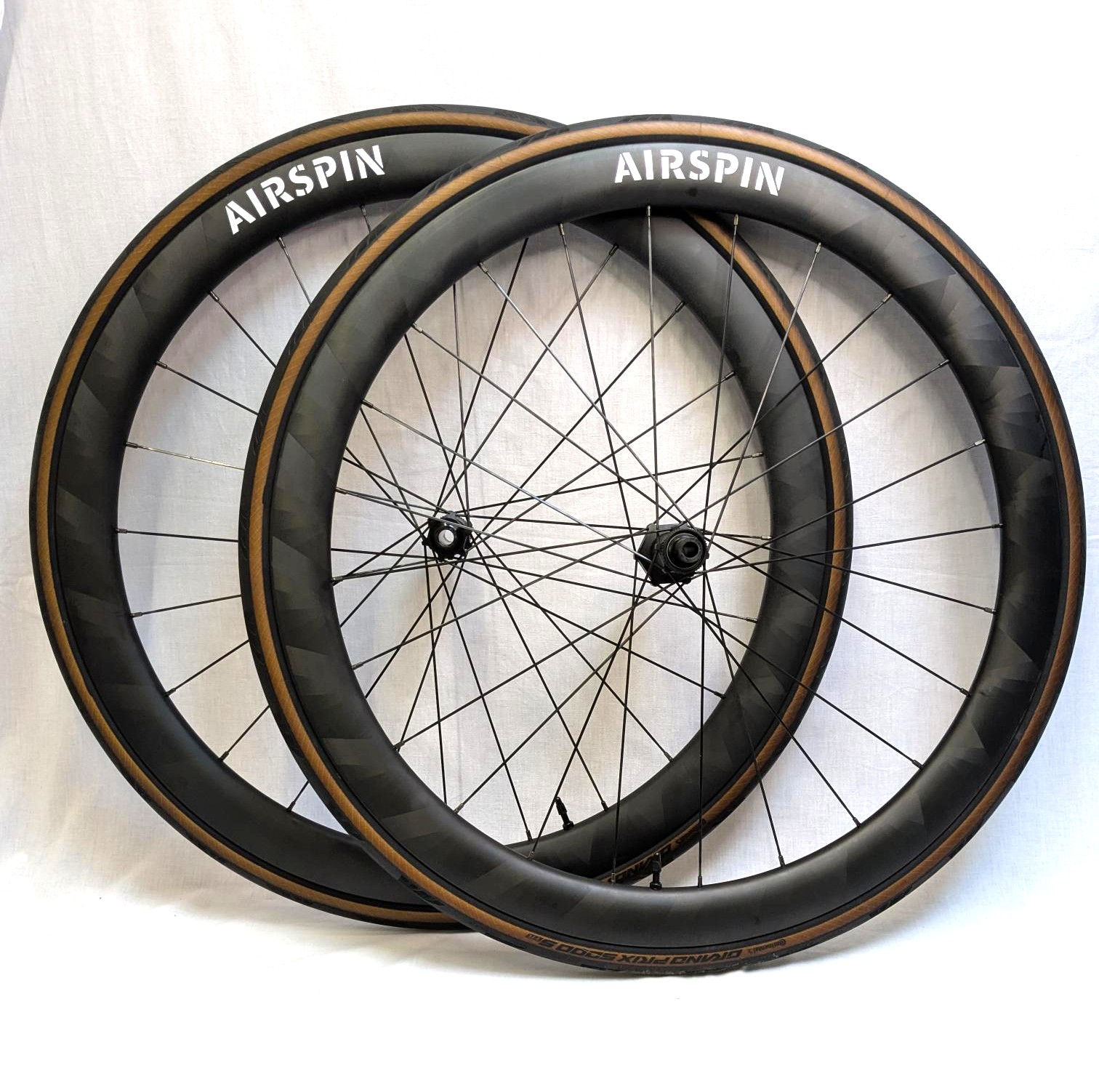 Paire de roues AIRSPIN C45 R / Moyeu AIVEE Edition One