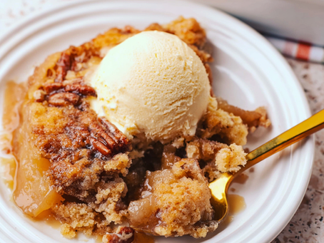 Caramel Apple Pecan Dump Cake – A Sweet, Buttery, and Effortless Dessert Bursting with Autumn Flavors