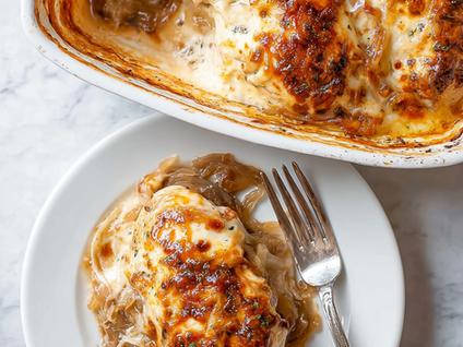 French Onion Chicken Casserole – A Rich And Bubbling Oven-Baked Dish With Caramelized Onions, Juicy Chicken, And Deeply Golden Melted Cheese