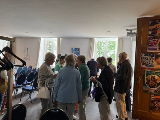 Group "Amical Anversois et Malinois" Visits the School