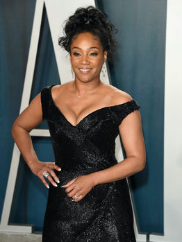 Tifanny Haddish
Ruwaya Jewellery
Diamond
Palm Tree
Collection
White Diamond
Luxury
Ring
Earrings
Abu Dhabi
Dubai
UAE
USA
Buy
Sapphires