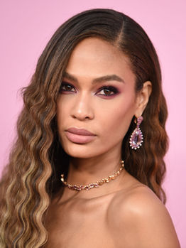 Joan Smalls
Ruwaya
Jewellery
necklace
choker
pink sapphire
diamond
rose gold
dubai
hollywood
uae
abu dhabi
luxury
new york