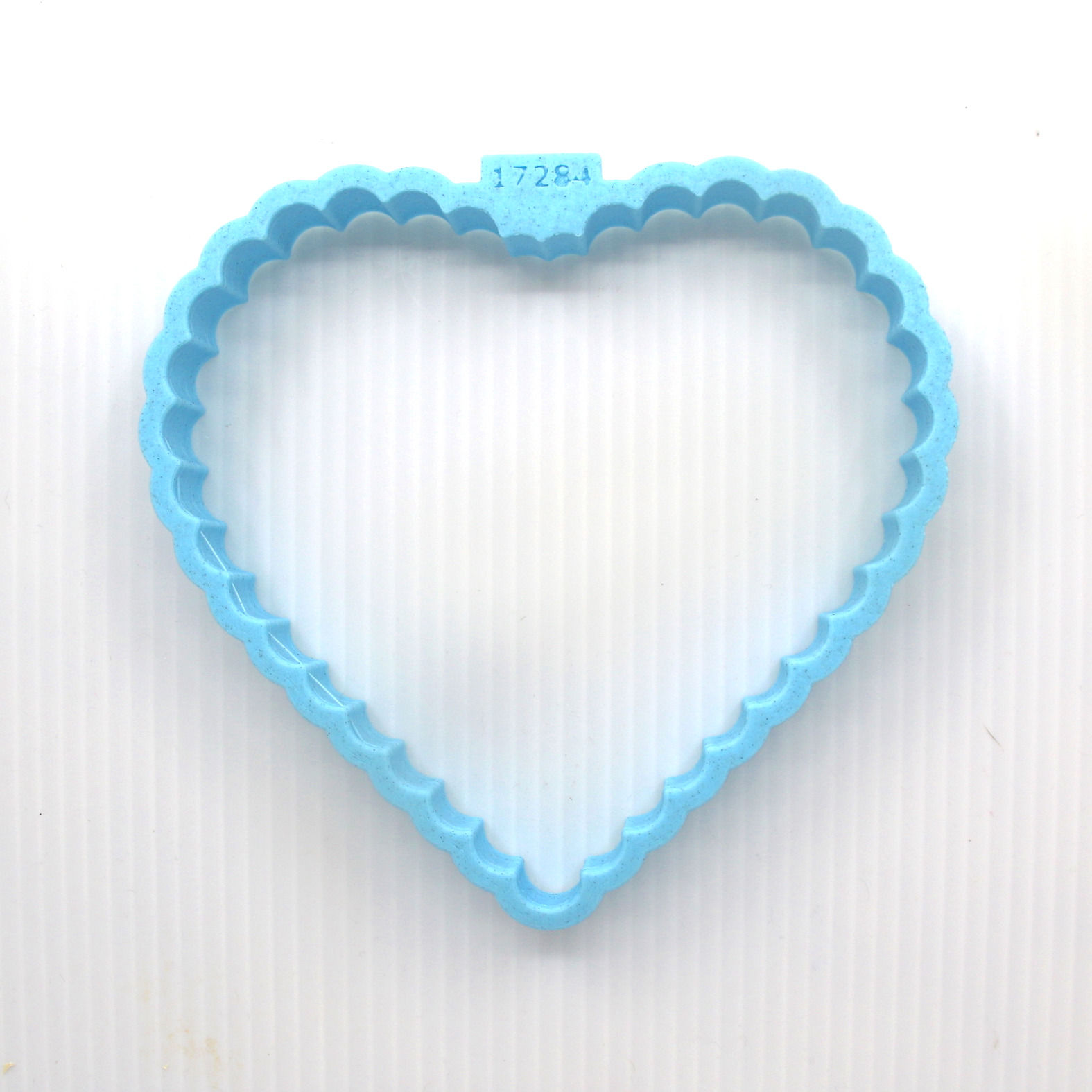 C - 17284 Large Flower fluted cookie cutter by Gingerhaus 5112.1