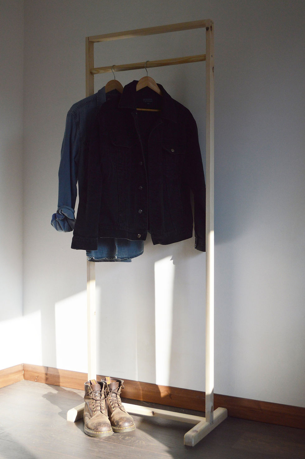 Thumbnail: Clothes Rail in Frame Shape!