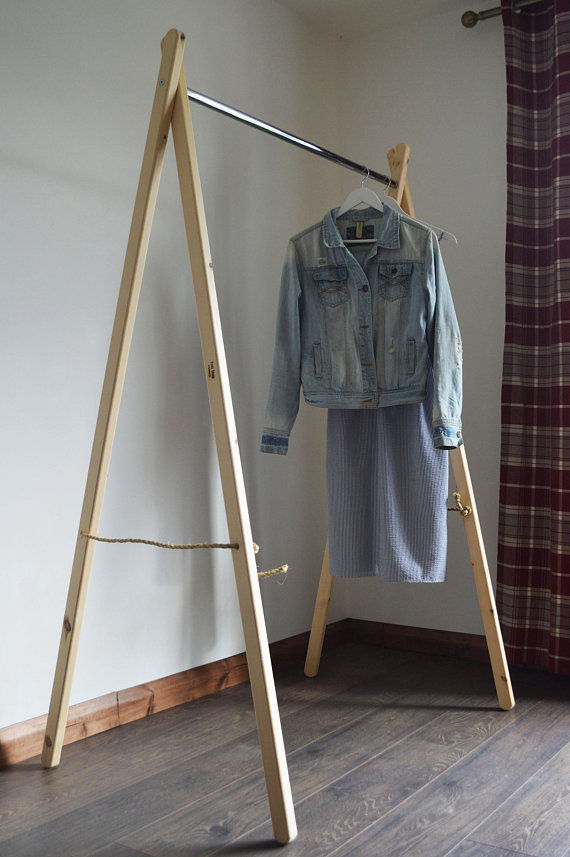 Thumbnail: Simple Clothes Rail