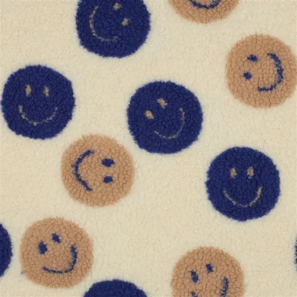 Muster aus blauen und beigen lachenden Smileys auf hellem Hintergrund.
