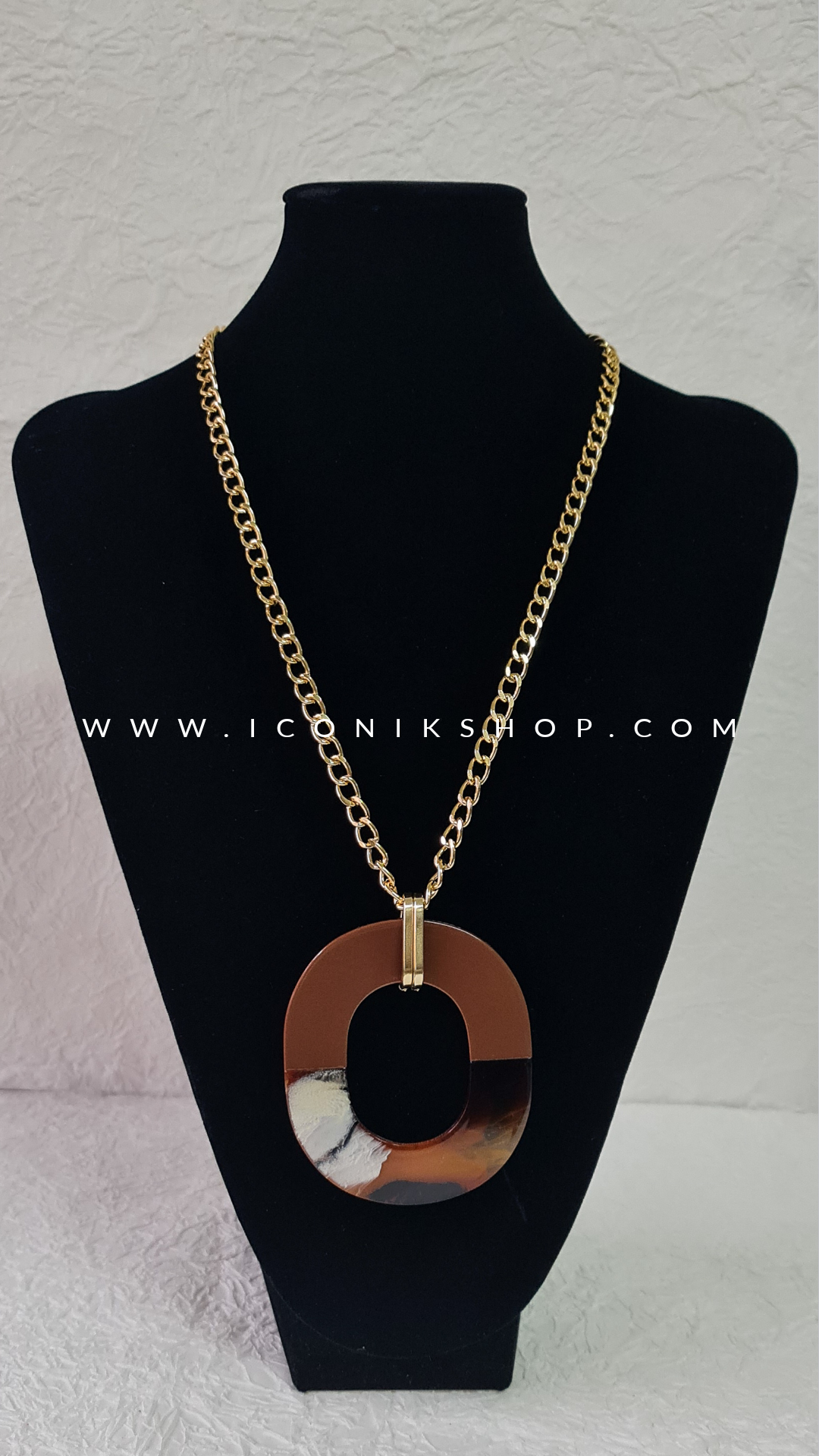 COLLAR MEDALLON  CAREY