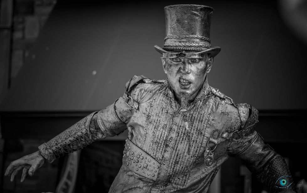 Photographie portrait costume et cosplay - Statue en marche