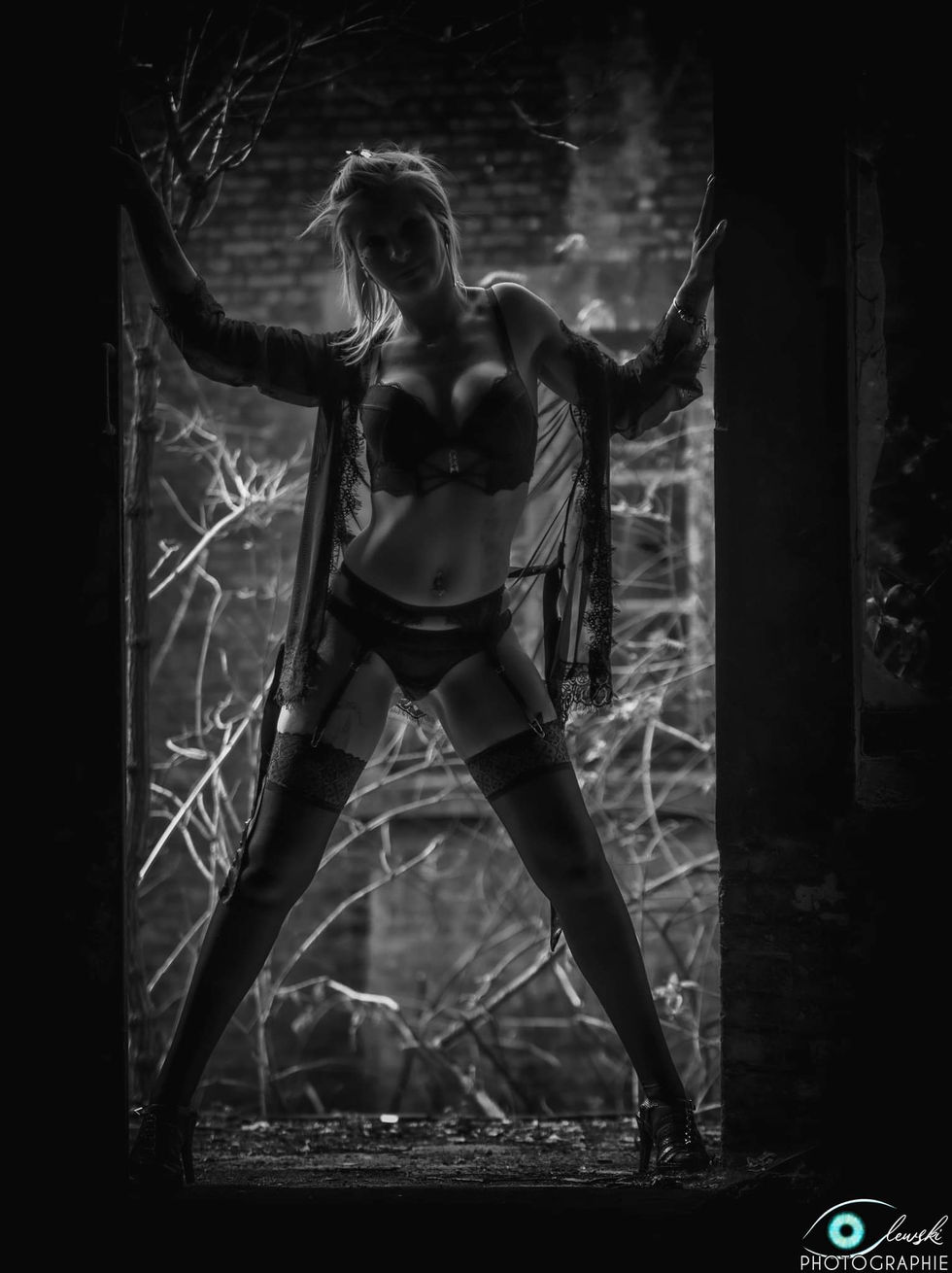 Photographie portrait urbex glamour à Charleroi