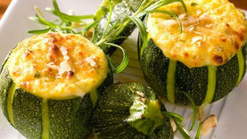 Des courgettes farcies au chèvre. On s'en régale, chaudes ou froides !