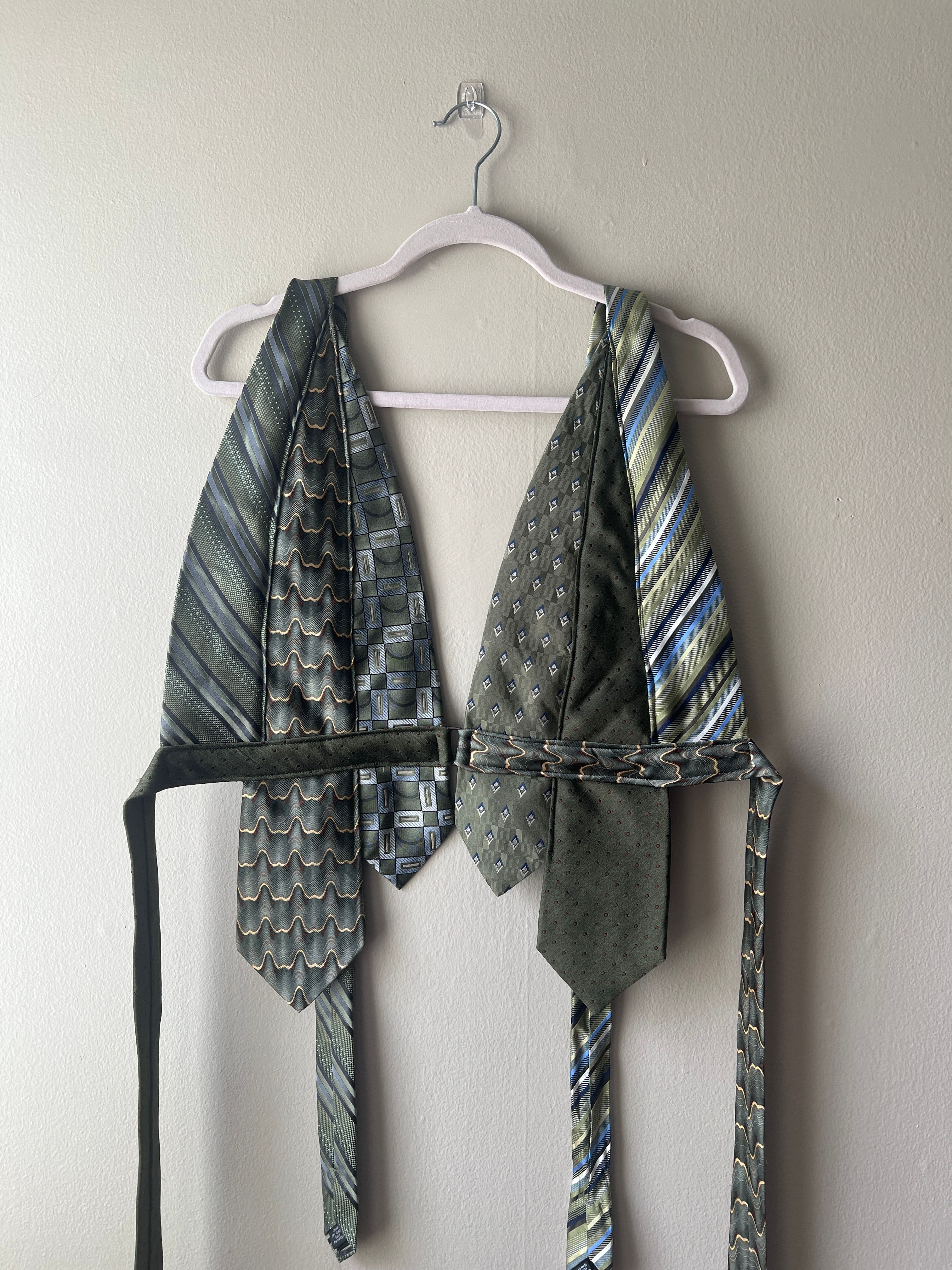 ALL TIED UP curve halter - matcha 