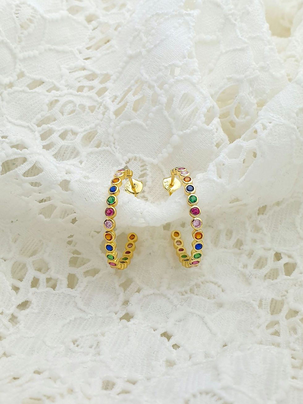 Miniaturbild: BUE - Regenbogen Creolen mit Zirkonia, Gold