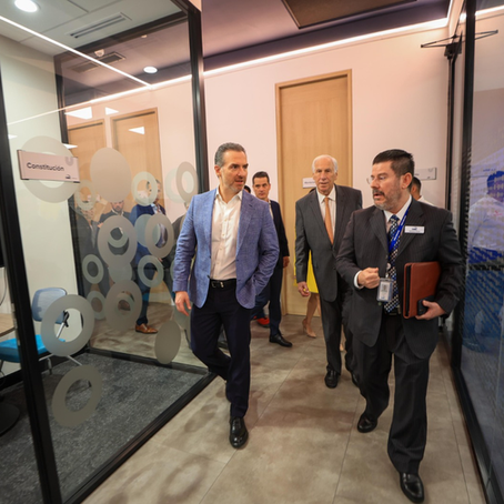 Inaugura Adrián de la Garza oficina de empresa financiera internacional