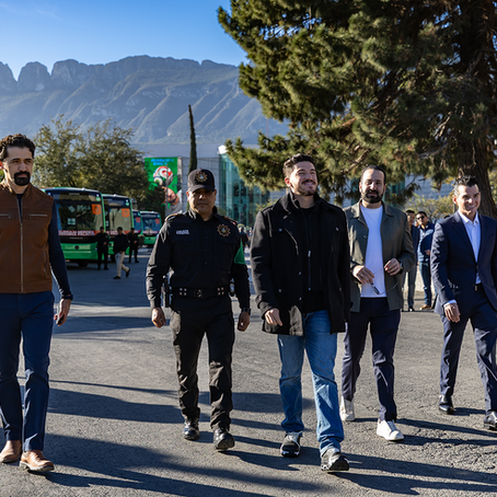 Entrega Samuel García 45 nuevas unidades a Ruta 98 Héroes de Capellanía-Palacio de Hierro