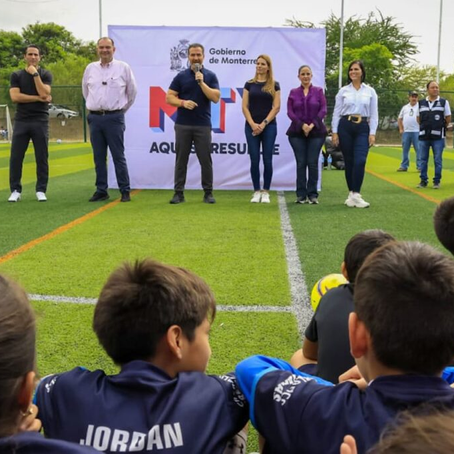 Adrián promueve el deporte brindando mantenimiento a parques y canchas en el norte de la ciudad