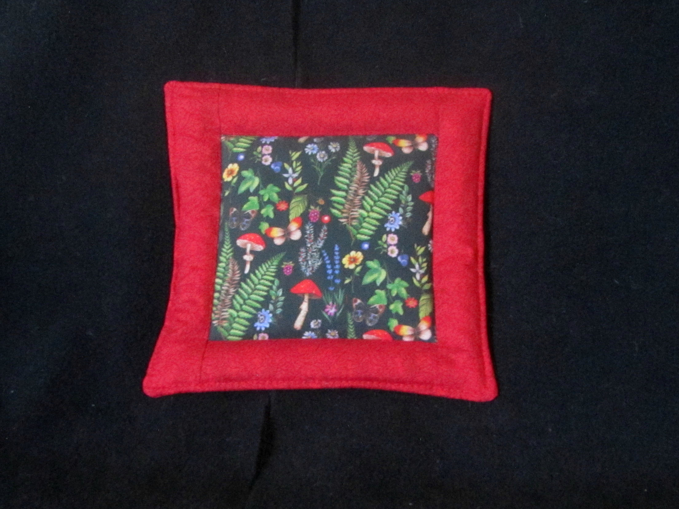 Mushroom Garden w/red leaf 2