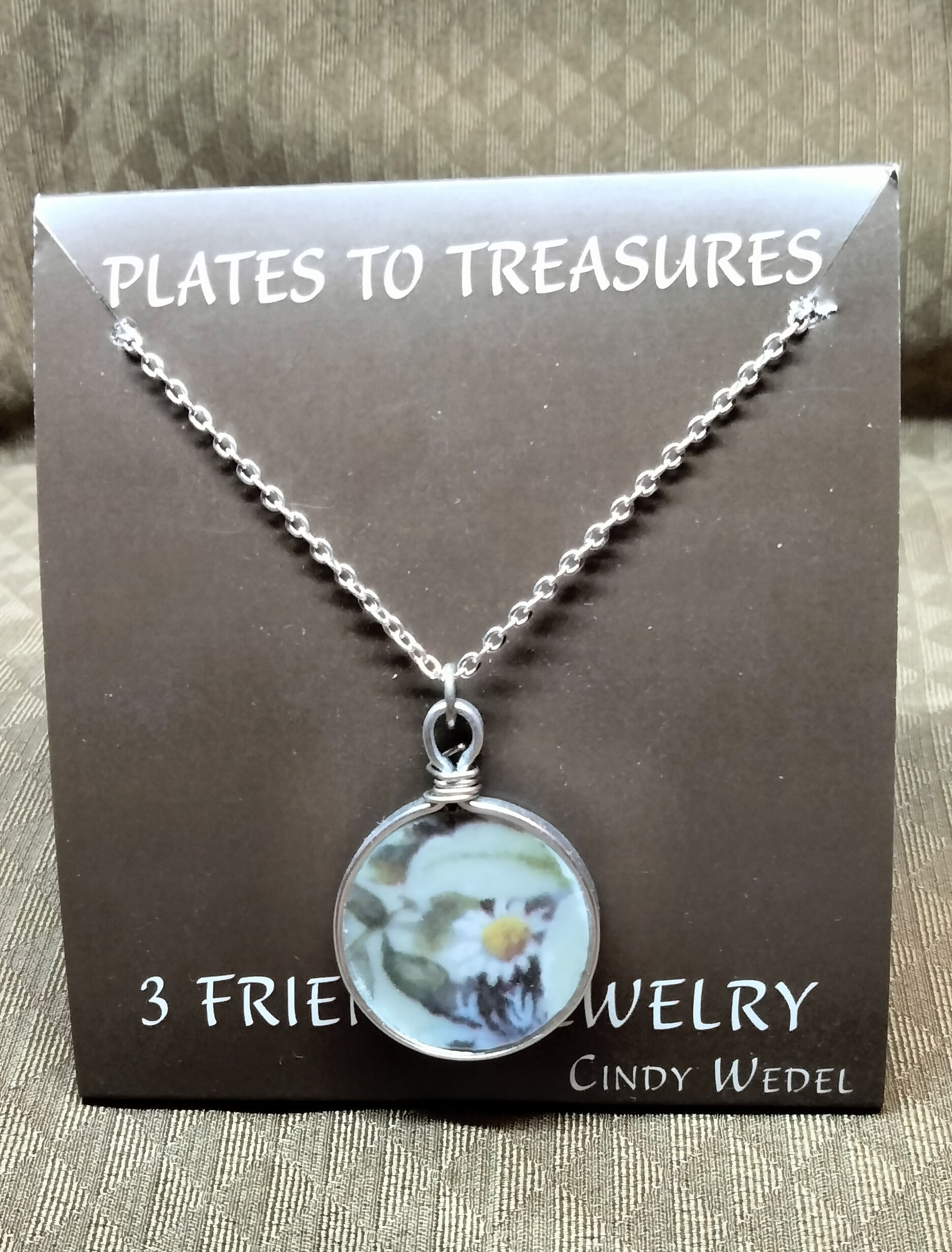 Plates to Treasures: unique jewelry upcycled from distinctive dishes