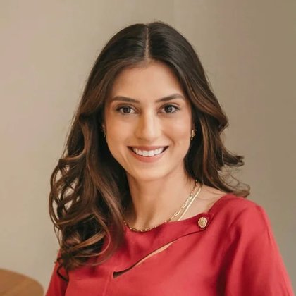 Foto da Dra. Isabele Denk