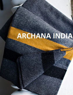 SOLDIER THROW MILITARY GRAY STRIPES YELL