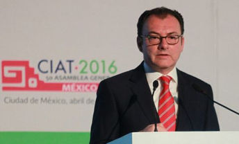 FMI alerta sobre las finanzas públicas; Hacienda revira