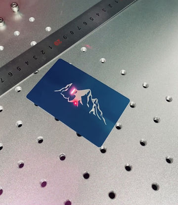 Miniatura: Láser fibra óptica de 50 watts para grabado de metales 