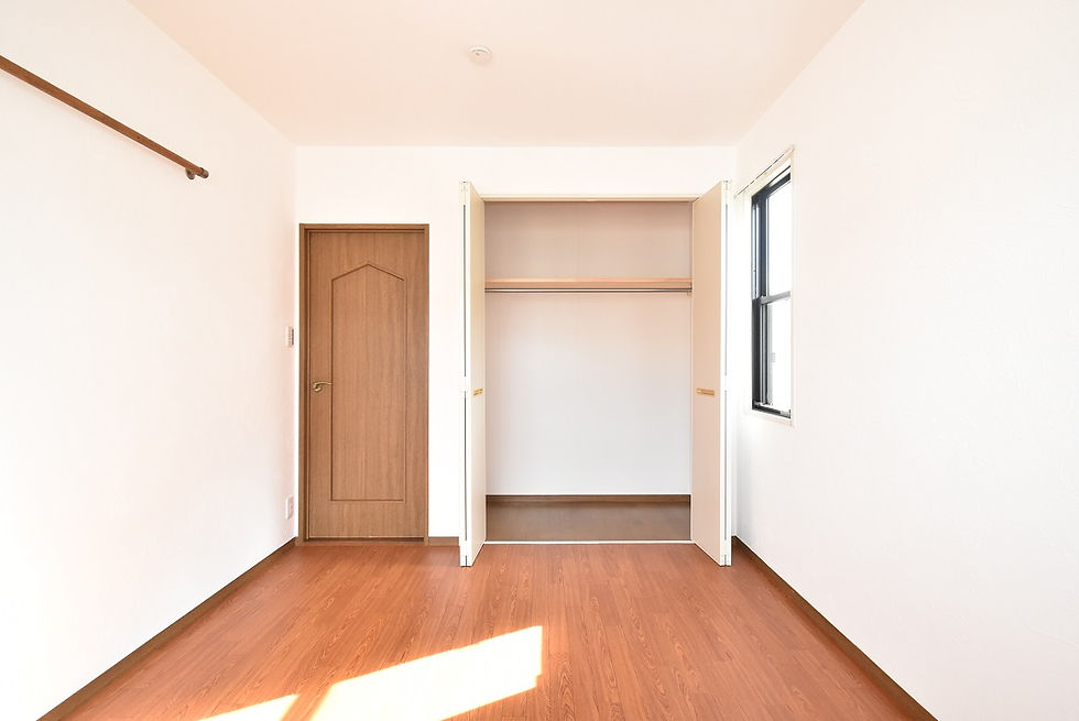 壁にハンガーラックを設置