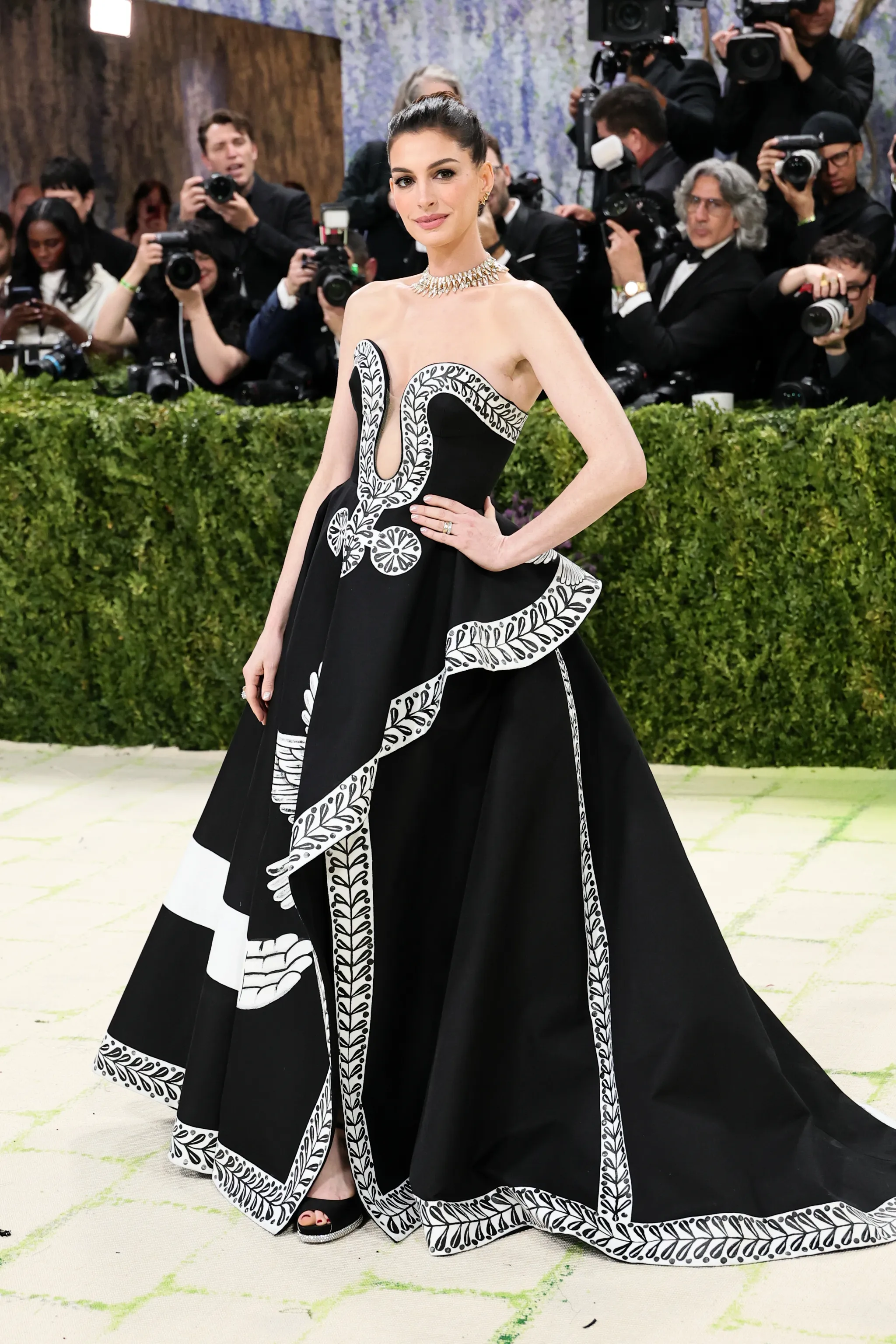 Anne Hathaway in Michael Kors Collection